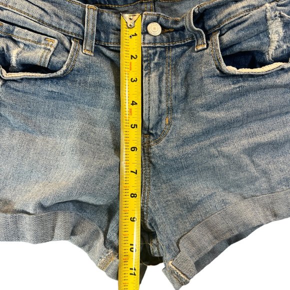 Old Navy Womens Size 6  Distressed Denim Blue Jean Shorts Rolled Cuff Hem Casual - Picture 5 of 7